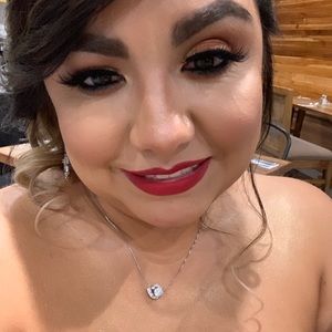 Meet your Posher, Nathaly